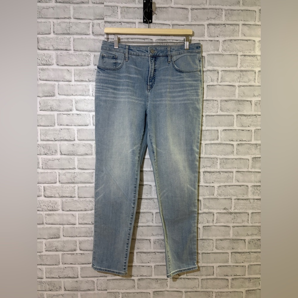 Chicos so slimming girlfriend slim leg ankle light wash blue jeans size 1R